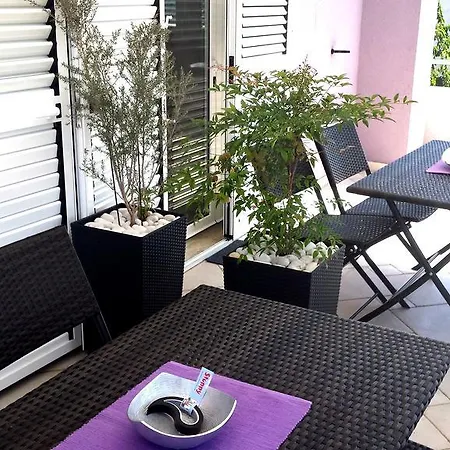 Dora Appartement *